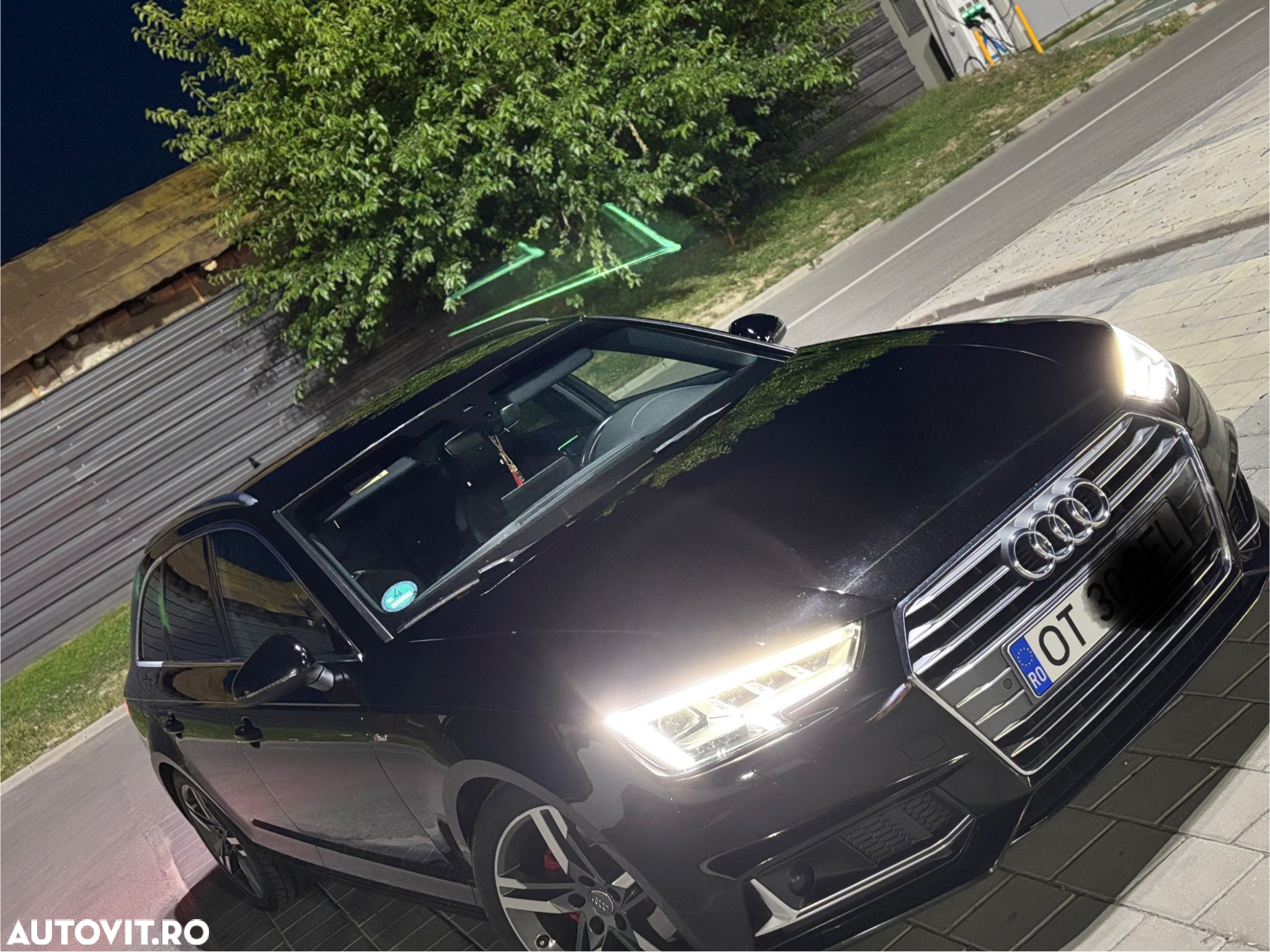 Audi A4 Avant 2.0 TDI S tronic - 14