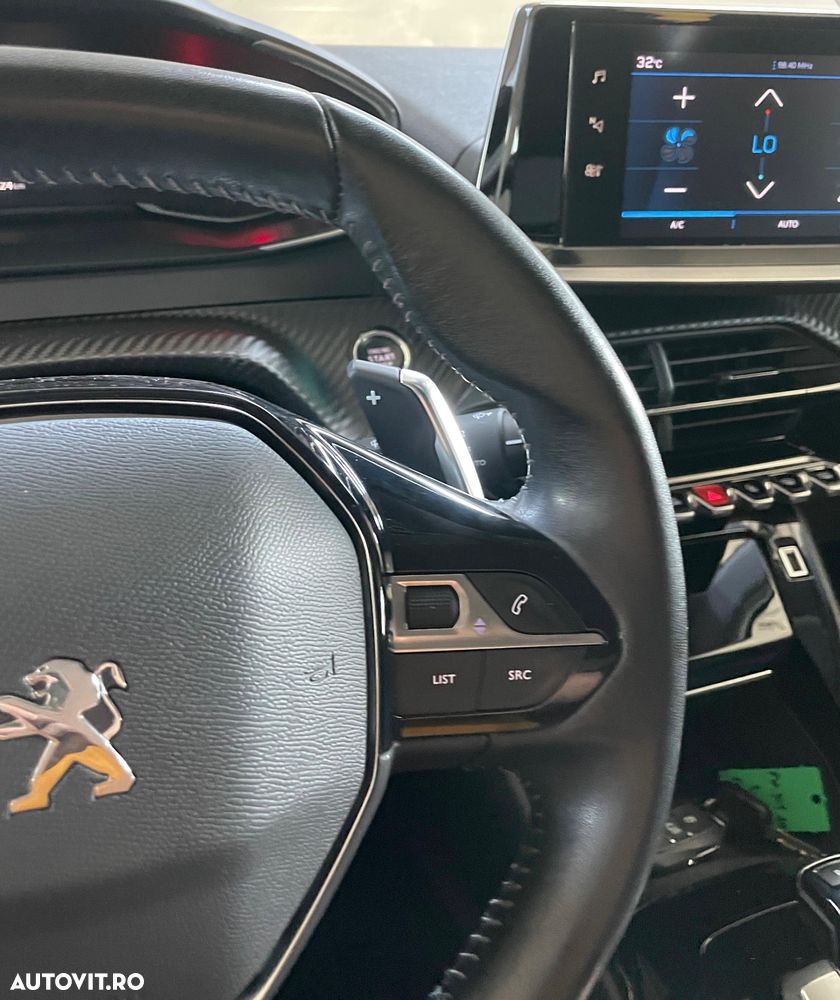 Peugeot 2008 1.2 L PureTech STT EAT8 GT Line - 23