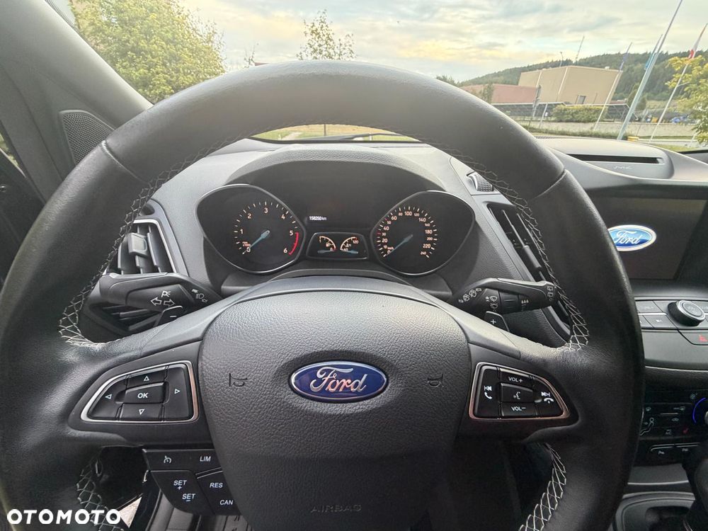 Ford Kuga 2.0 TDCi 4x4 ST-Line - 23