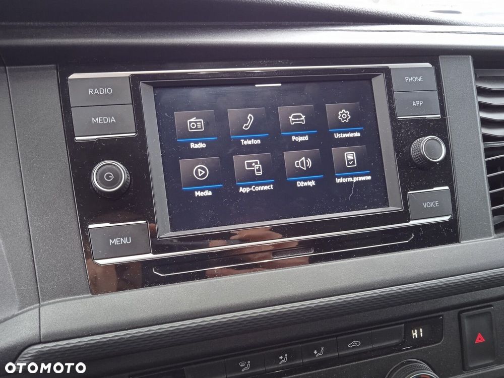 Volkswagen Caravelle - 18