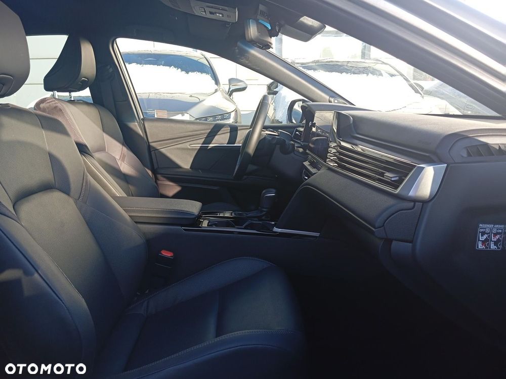 Toyota Camry - 11
