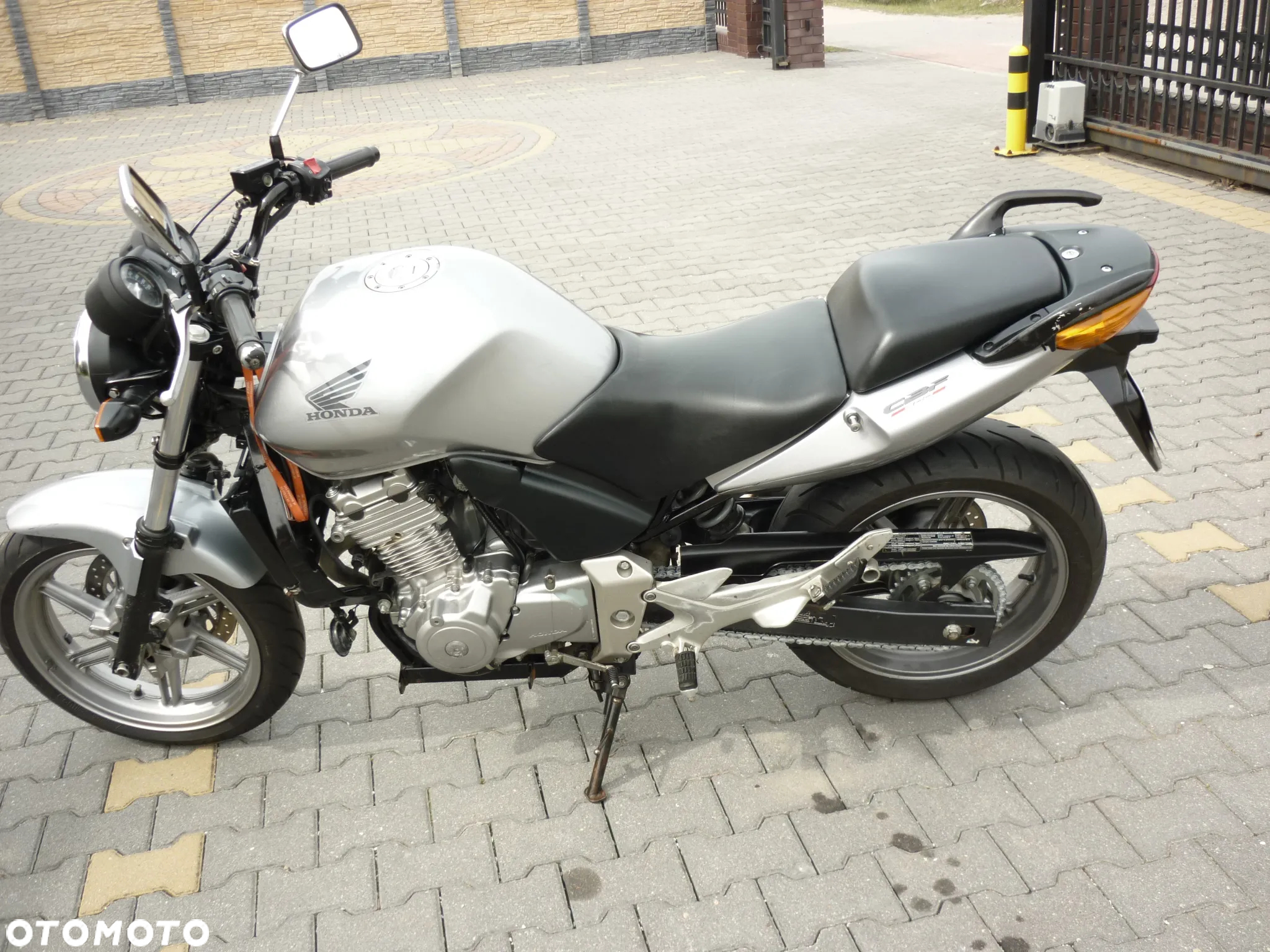 Honda CBF - 10