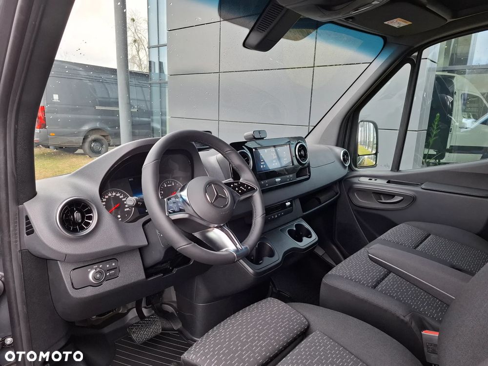 Mercedes-Benz Sprinter 319 CDI Furgon PRO długi 4325 mm L3H2 - 17