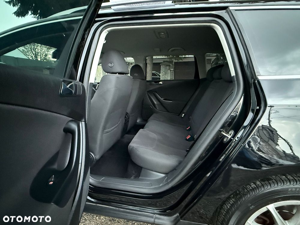 Volkswagen Passat 2.0 TDI DPF DSG Comfortline - 26