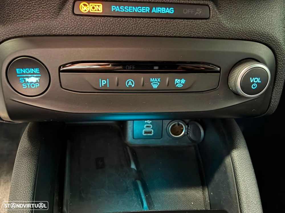 Ford Focus 1.0 EcoBoost MHEV ST-Line X - 25