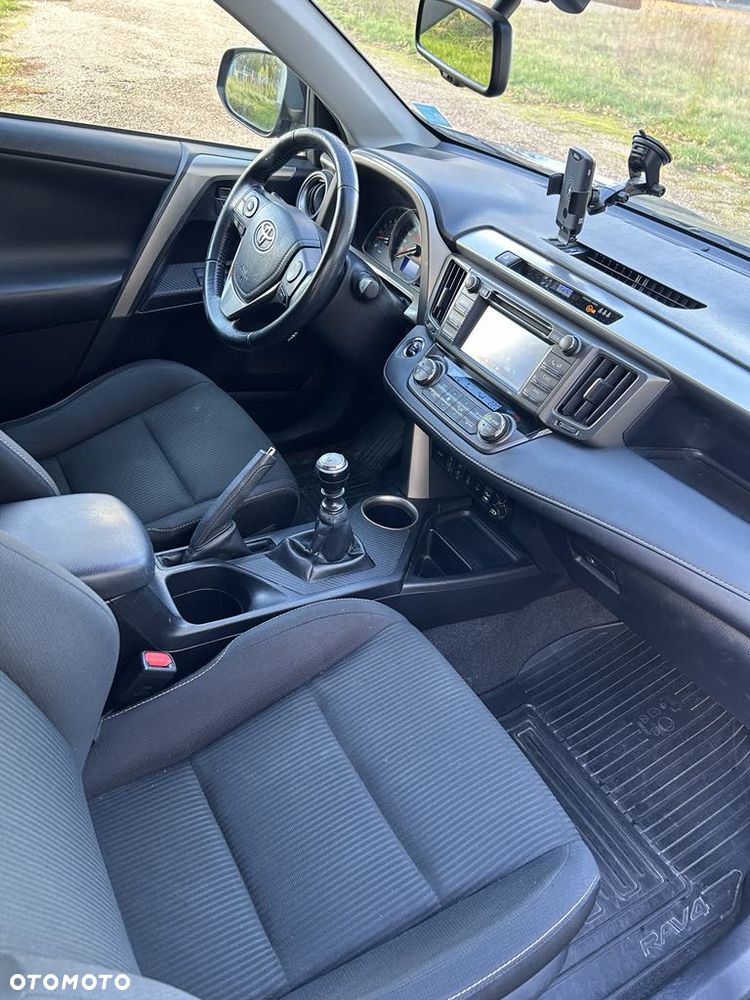 Toyota RAV4 2.0 D-4D Premium - 13