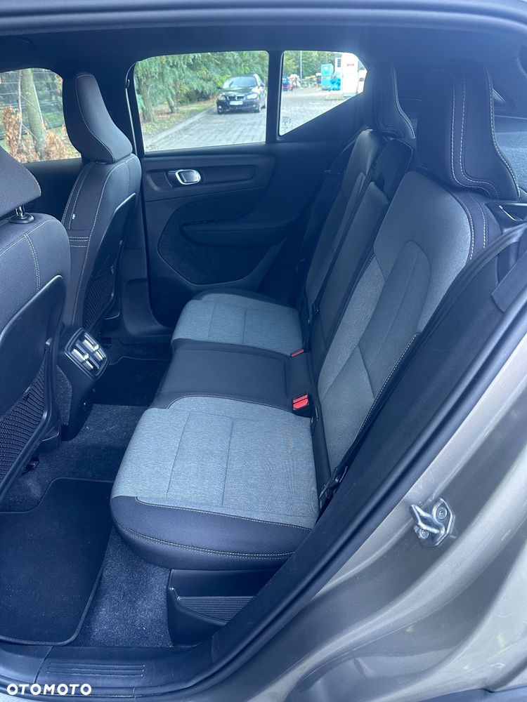 Volvo XC 40 T3 Momentum Pro - 11