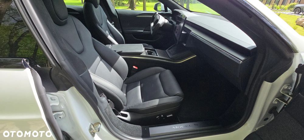 Tesla Model S - 16