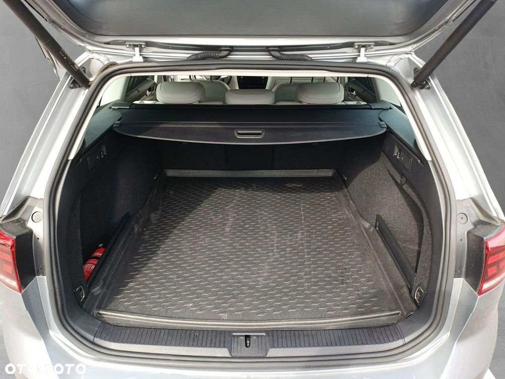 Volkswagen Passat - 27