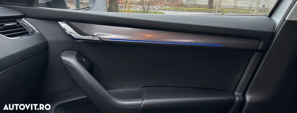 Skoda Octavia 2.0 TDI DSG Ambition - 23