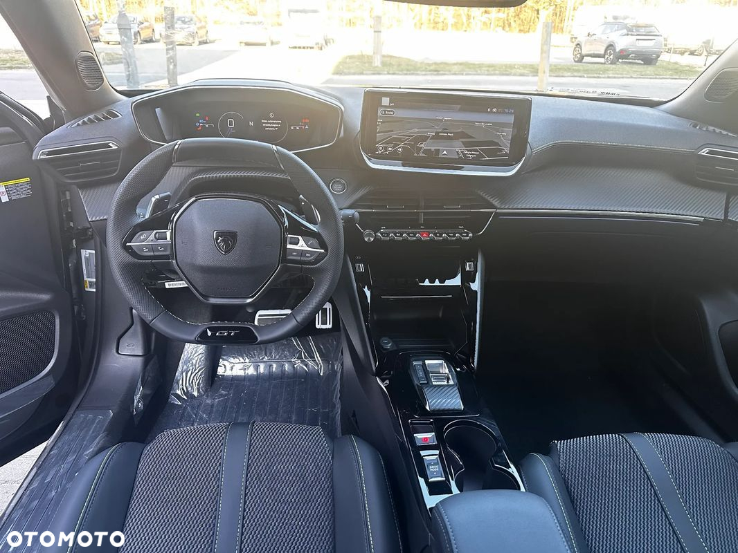 Peugeot 2008 PureTech mHEV GT e-DCS6 - 11