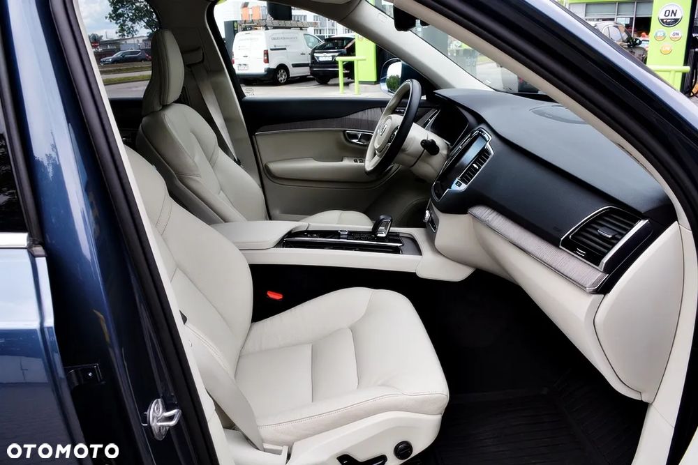 Volvo XC 90 T8 AWD Recharge Plus Bright - 28