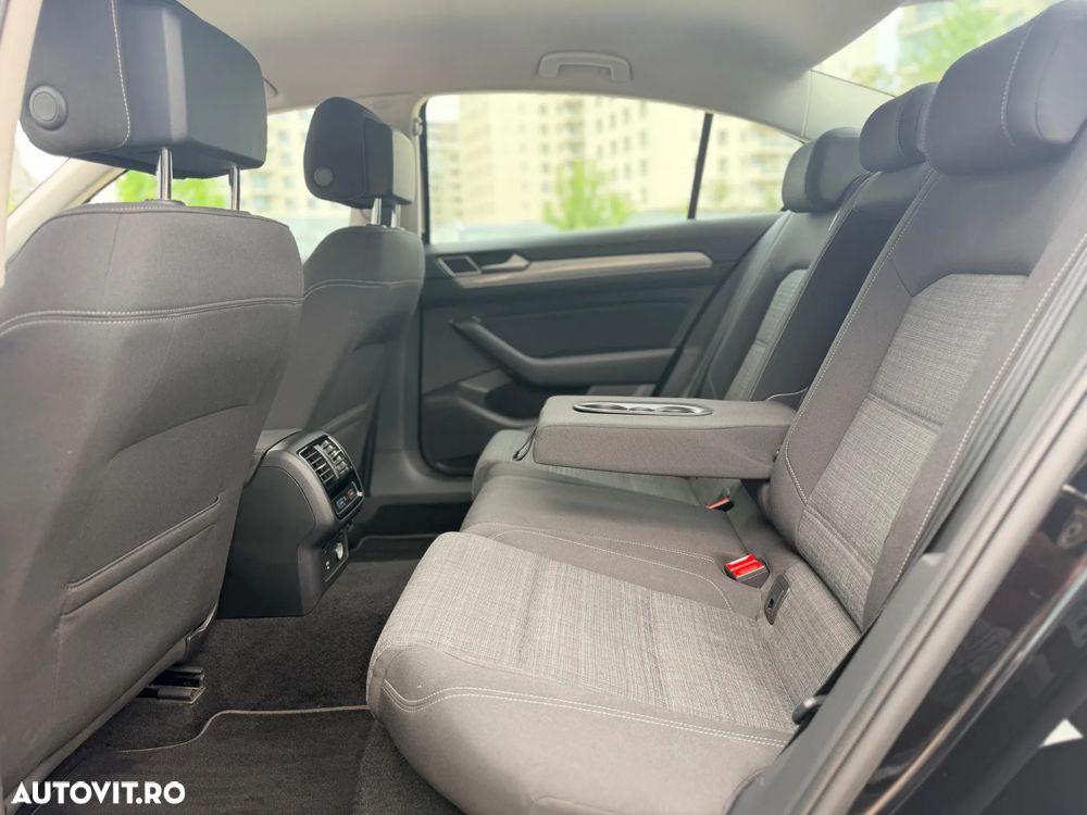 Volkswagen Passat 2.0 TDI DSG Highline - 13