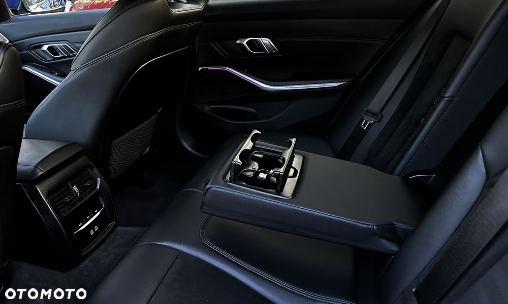 BMW Seria 3 320i M Sport sport - 18