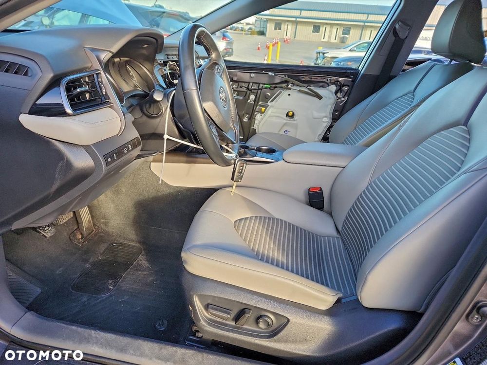 Toyota Camry - 8