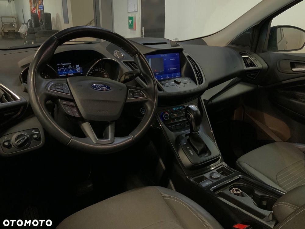 Ford Kuga 2.0 TDCi 2x4 Titanium - 6