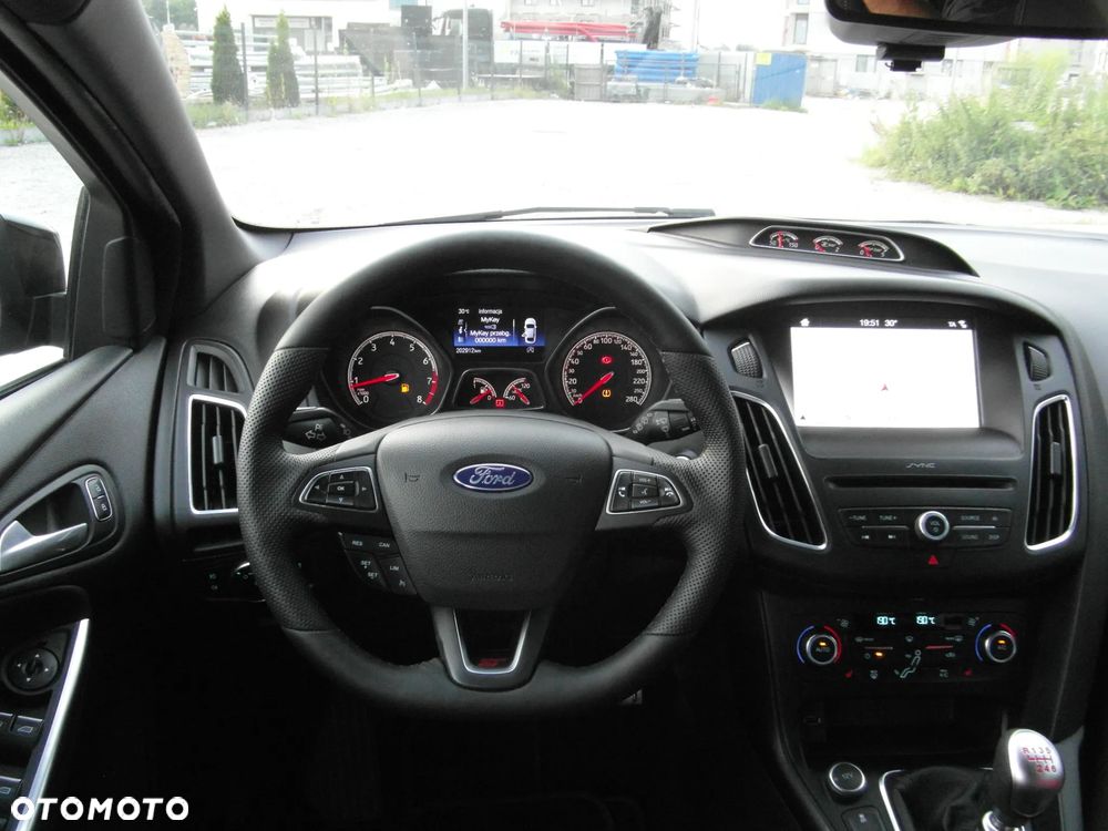 Ford Focus 2.0 EcoBoost ST mit Leder-Sport-Paket - 22