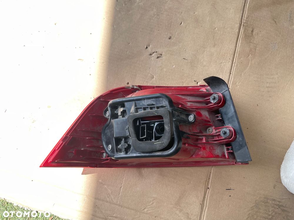 Volkswagen Passat B7 kombi lampa prawa tylna 3AF945096C - 2