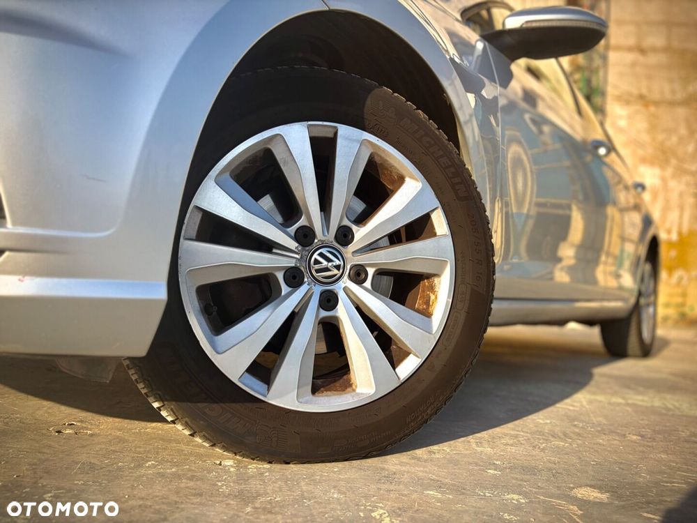 Volkswagen Golf - 5
