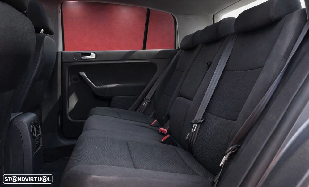 VW Golf Plus 1.6 TDi DPF Highline - 8