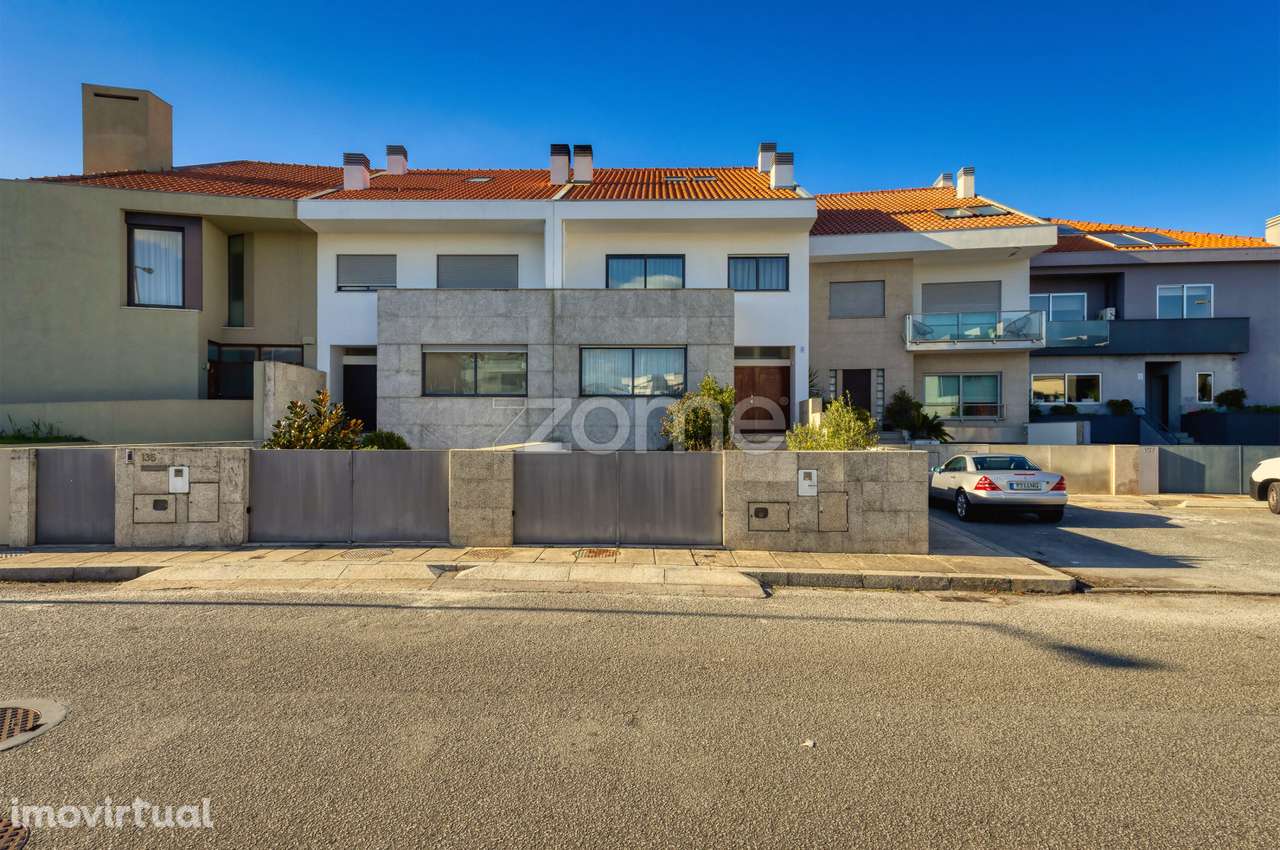 Moradia T4 com 4 suítes, na Rua Gomes Teixeira, Matosinhos - Grande imagem: 2/60