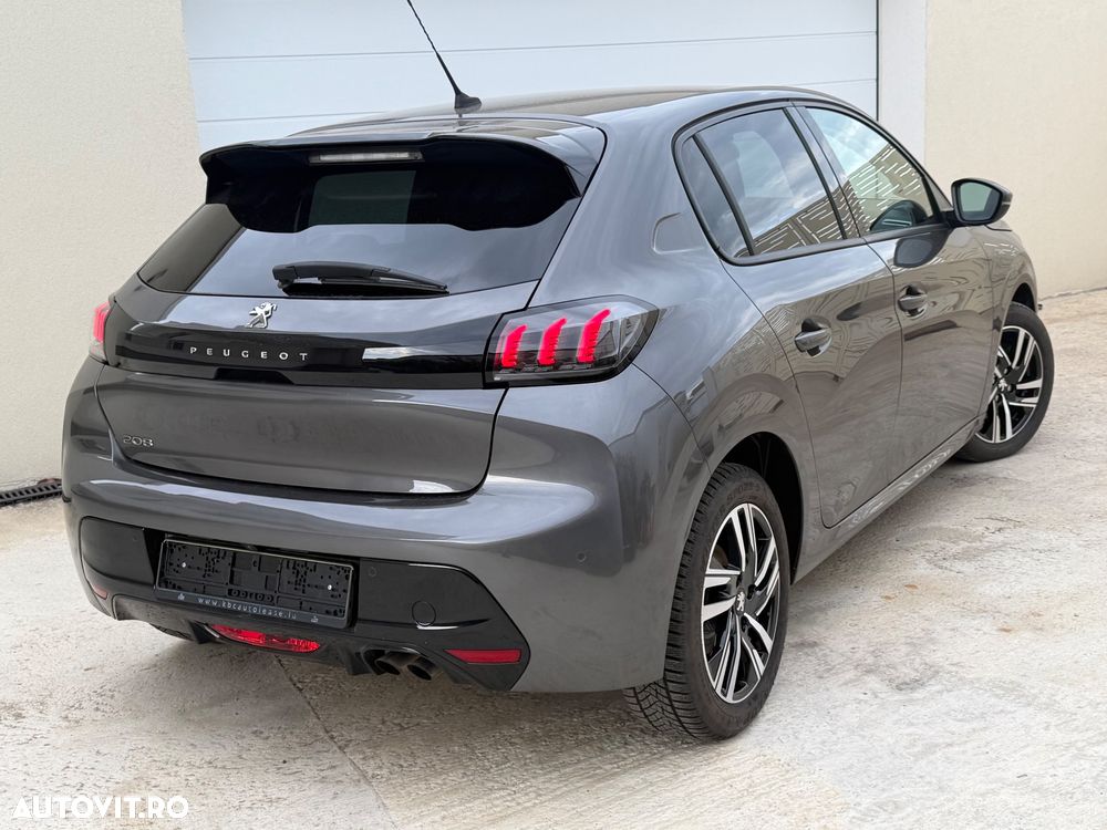 Peugeot 208 1.2 L PureTech STT EAT8 GT Pack - 5