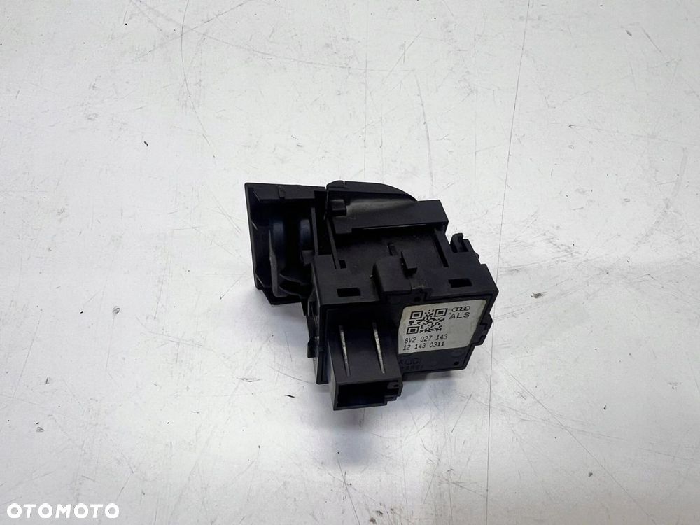 WŁĄCZNIK HAMULCA RĘCZNEGO AUTO HOLD AUDI A3 8V 8V2927143 - 2