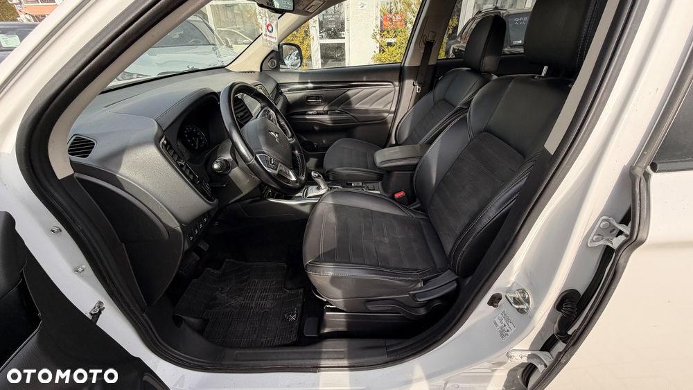 Mitsubishi Outlander 2.4 4WD Diamant+ - 18