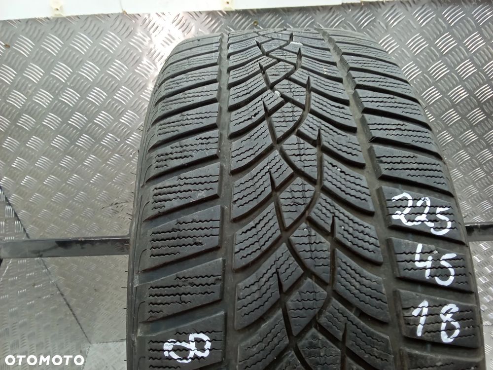 1x Goodyear UltraGrip Performance GEN1 225/45/18 95V nr.812 - 2