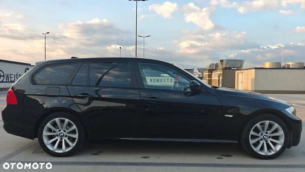 BMW Seria 3 318i Edition Sport - 1