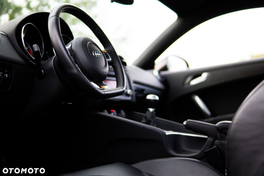 Audi TT Coupé - 11