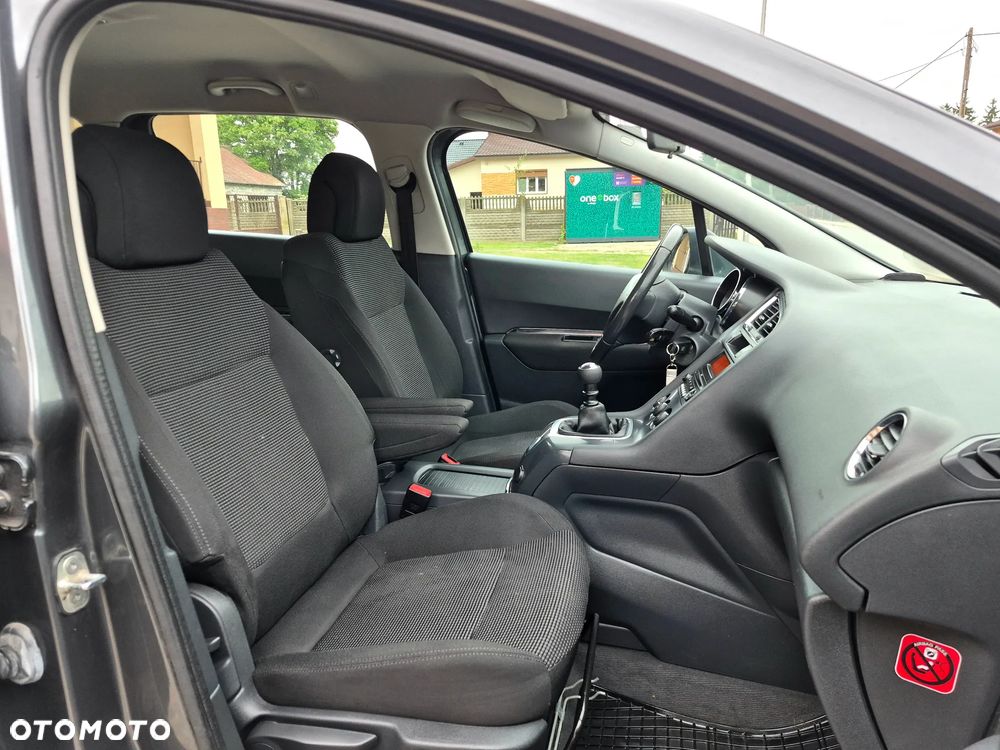 Peugeot 5008 - 12