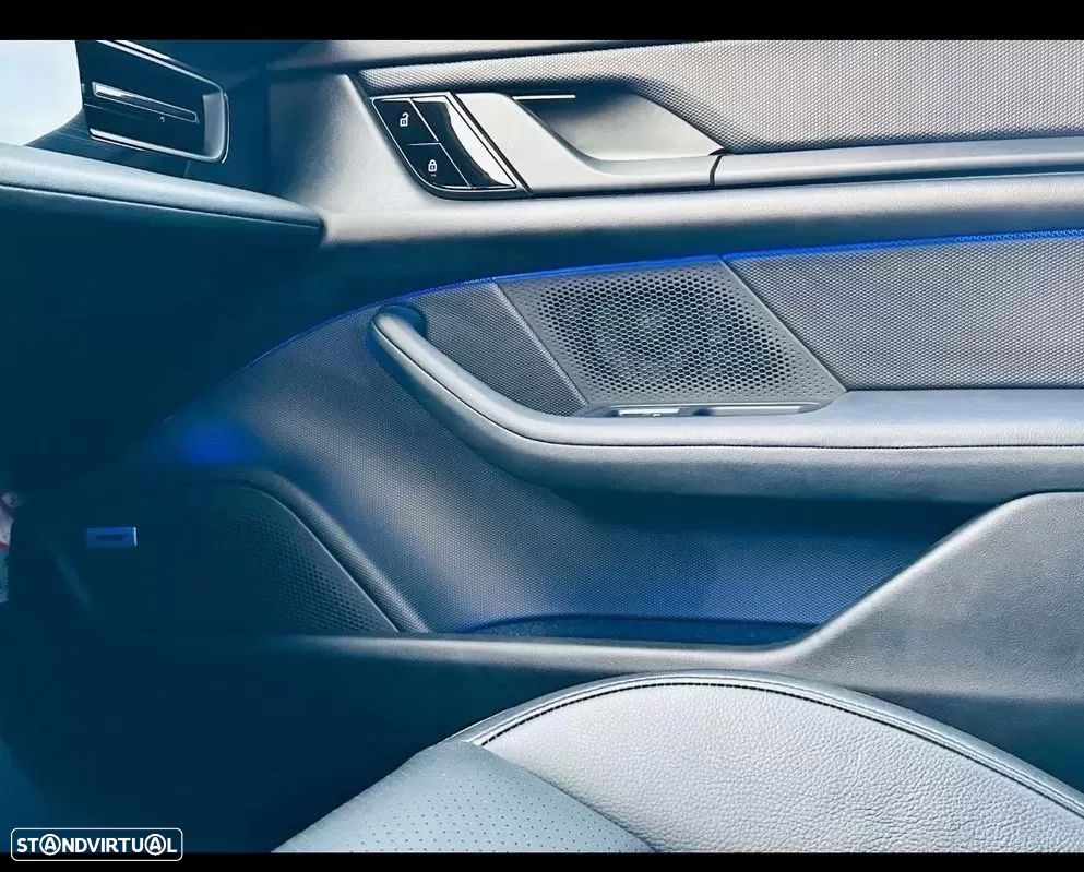 Porsche Taycan 4 - 14