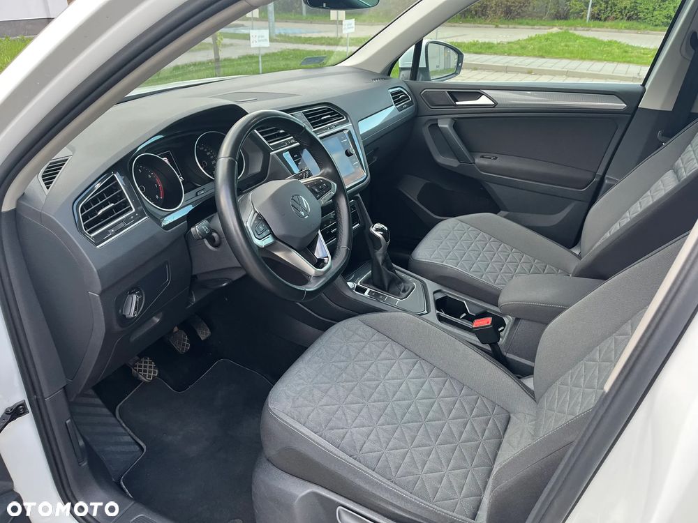 Volkswagen Tiguan - 8