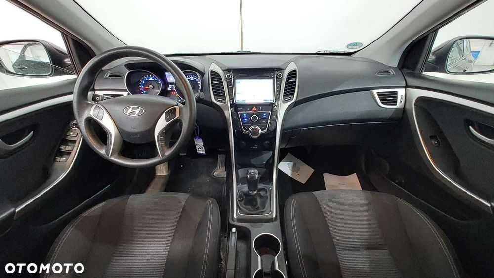 Hyundai i30 blue 1.4 Trend - 6