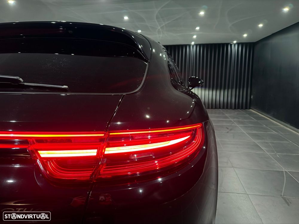 Porsche Panamera Sport Turismo 4 E-Hybrid - 38