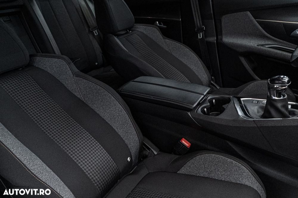 Peugeot 3008 1.2 PureTech 130 BVM6 Allure Pack - 39