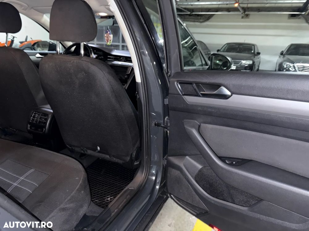 Volkswagen Passat - 27