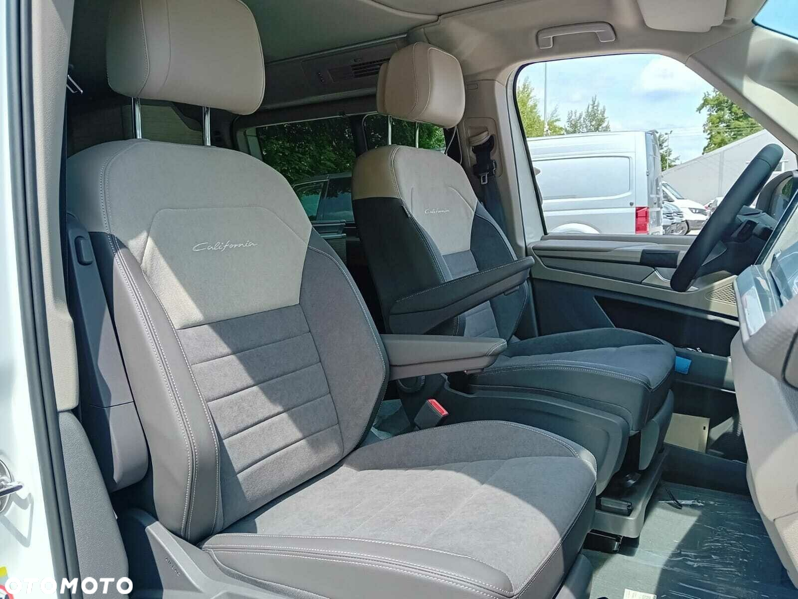 Volkswagen California - 14