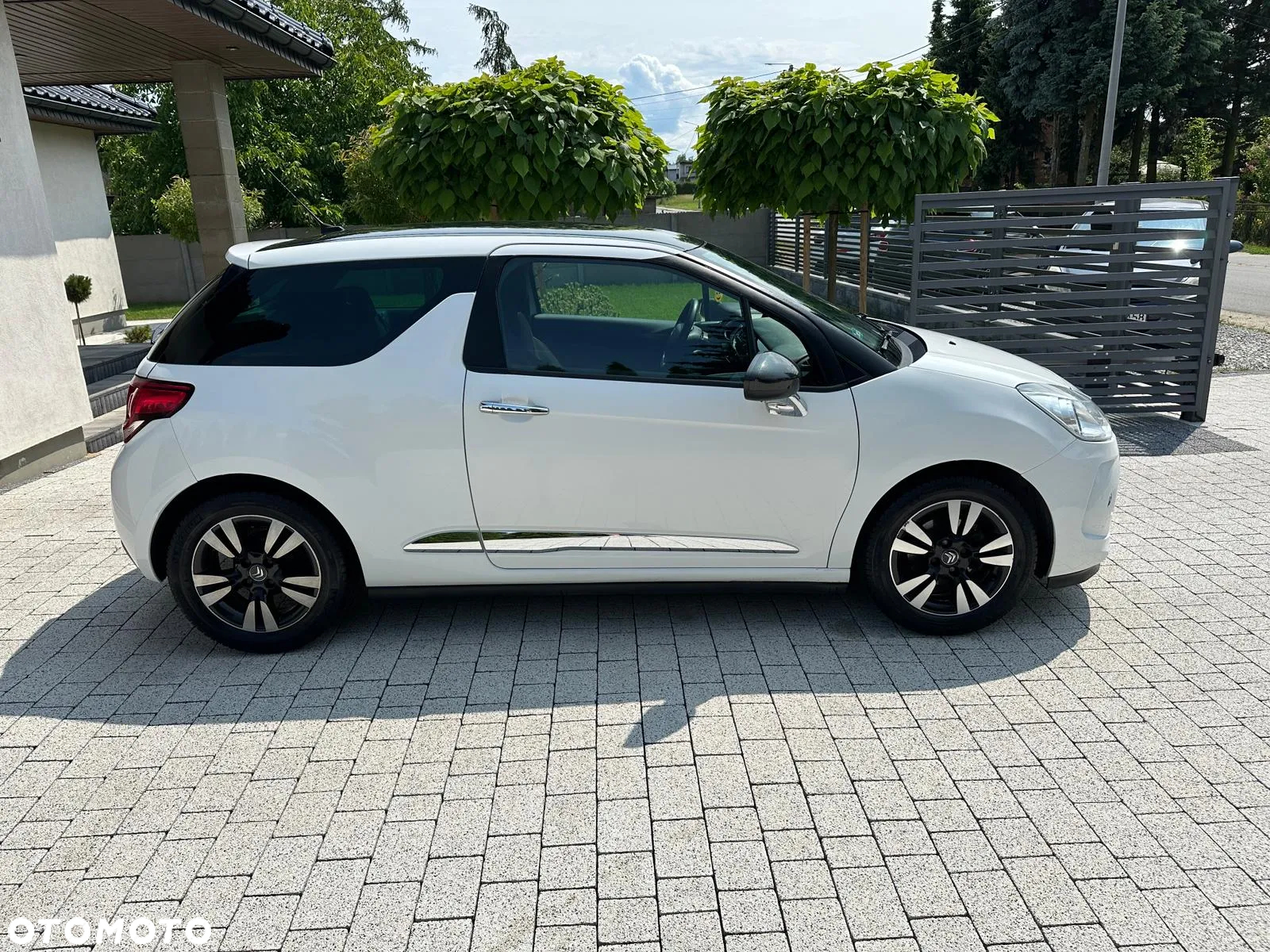 Citroën DS3 HDi 90 FAP SoChic - 3