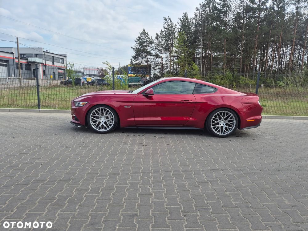 Ford Mustang - 1
