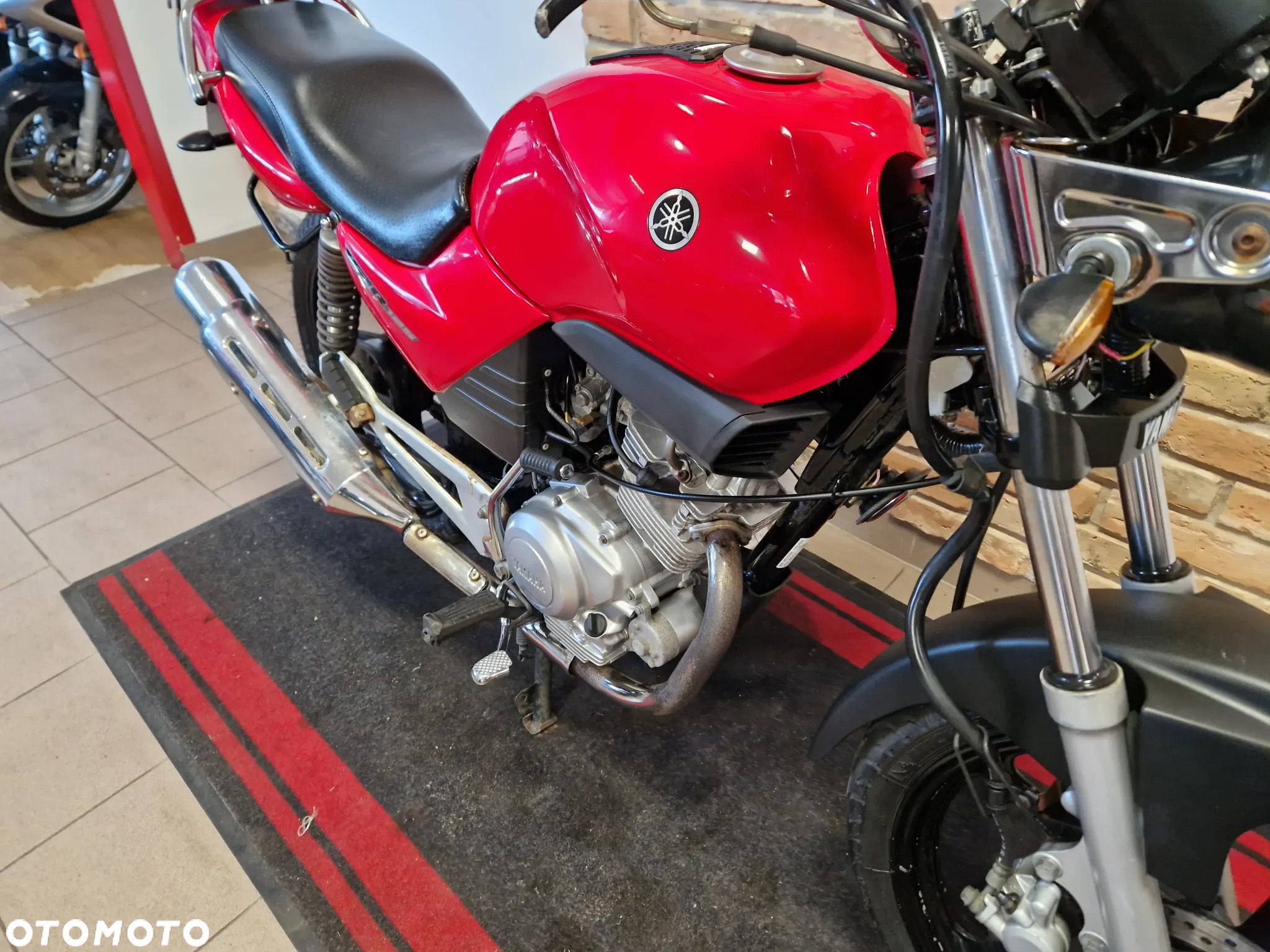 Yamaha YBR - 32