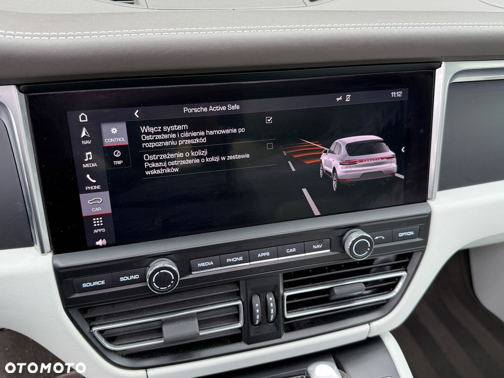 Porsche Macan - 33