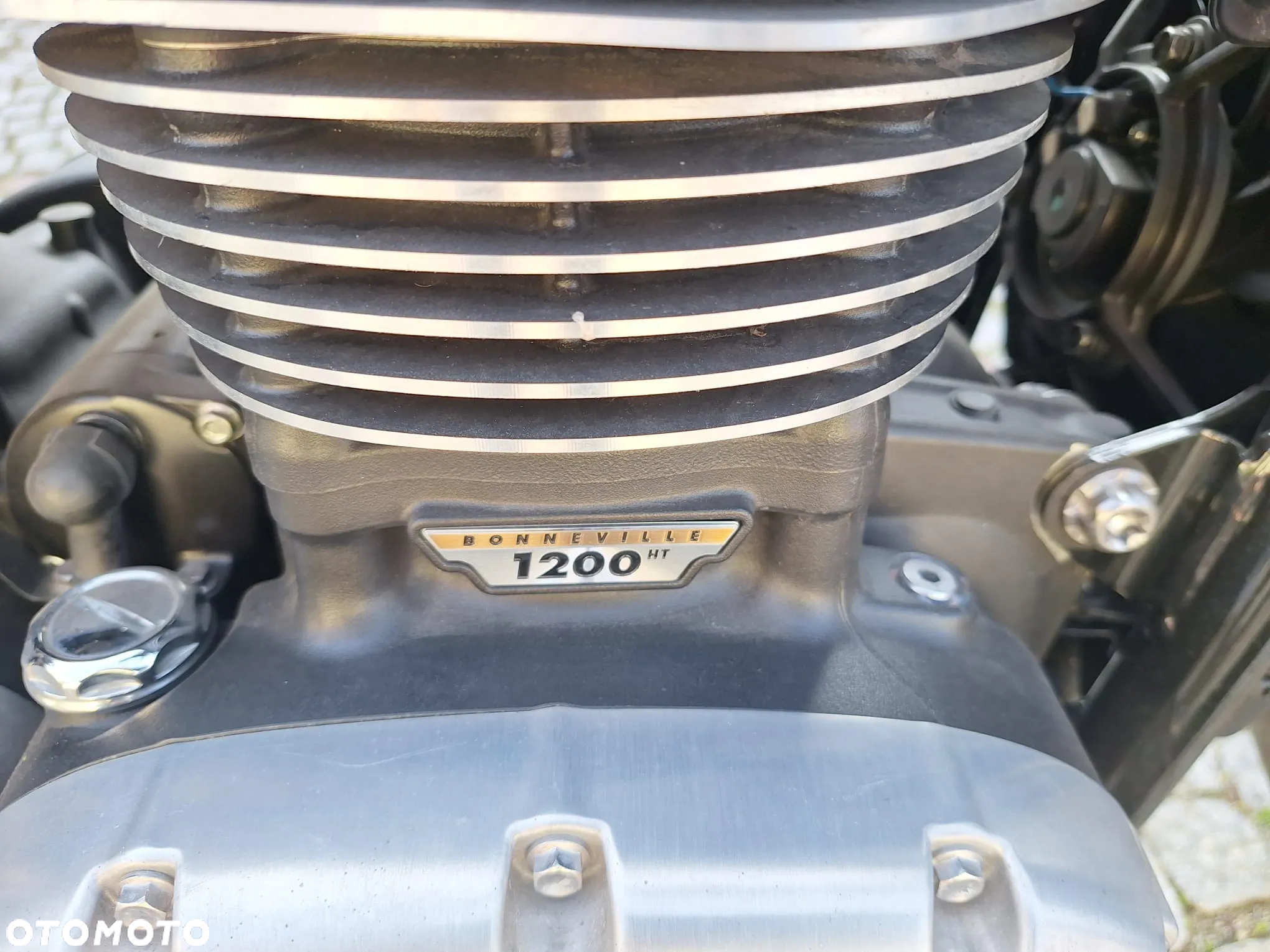 Triumph Bonneville - 6