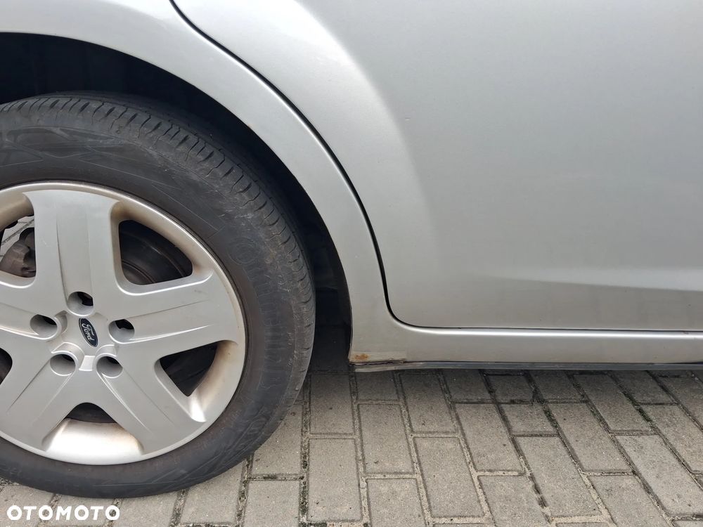 Ford Focus 1.8 FF Trend - 12