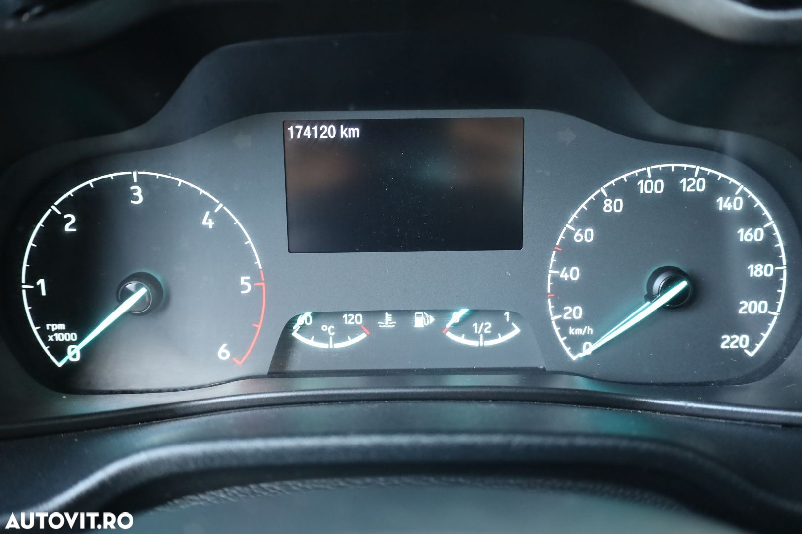 Ford Transit Connect - 17