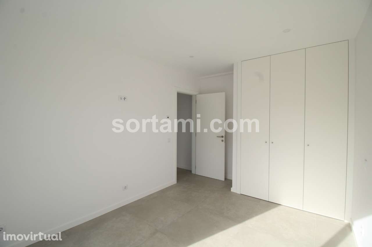 Moradia Geminada T3+1 Venda em Mexilhoeira Grande,Portimão - Grande imagem: 4/51