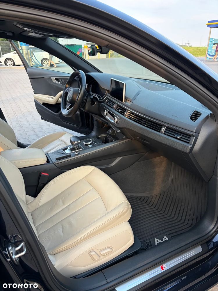 Audi A4 Limousine - 14