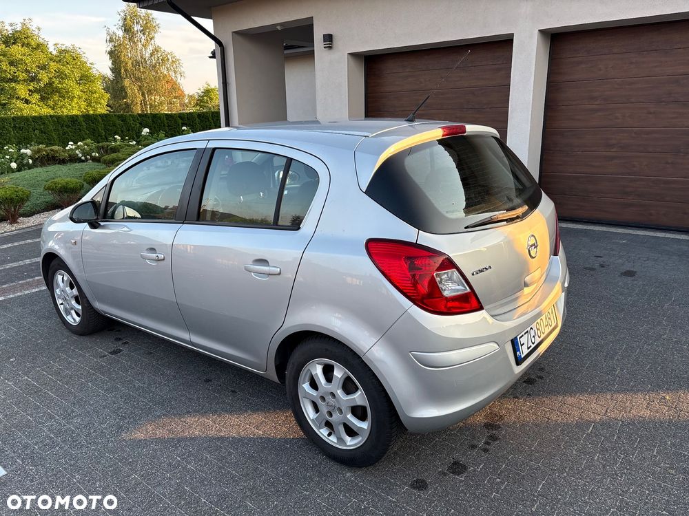 Opel Corsa 1.4 16V Edition - 24