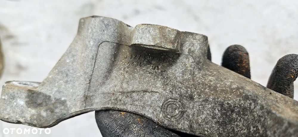 Łapa wspornik silnika Opel Corsa C 1,0 12V 9127487 - 3